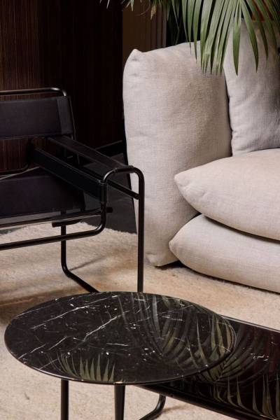 Fauteuil Wassily De Breuer et canapé Pillo chez Knoll