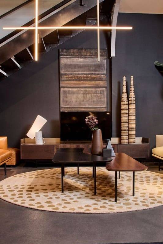 Meuble TV de Punt et lampe Nile chez Foscarini