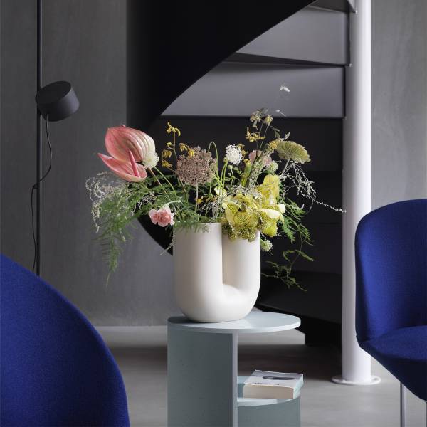Le Vase Kink par Muuto pour offrir des formes nouvelles