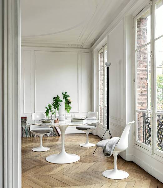 La table Ovale Saarinen par Knoll