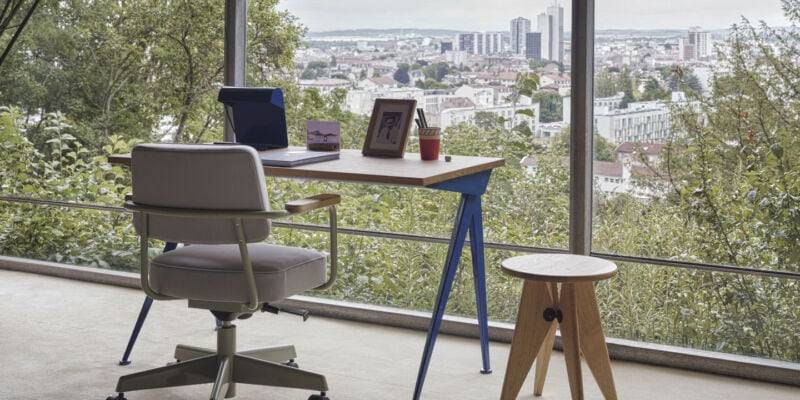 Fauteuil Direction Pivotant et Lampe de Bureau Jean Prouvé