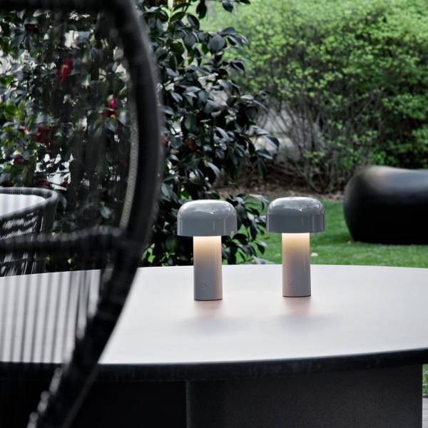 Lampe champignon Bellhop chez Flos